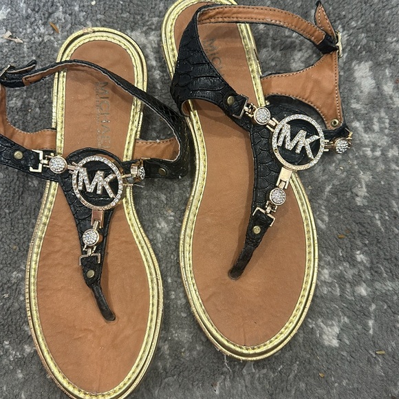 Michael Kors sandals - Picture 2 of 4